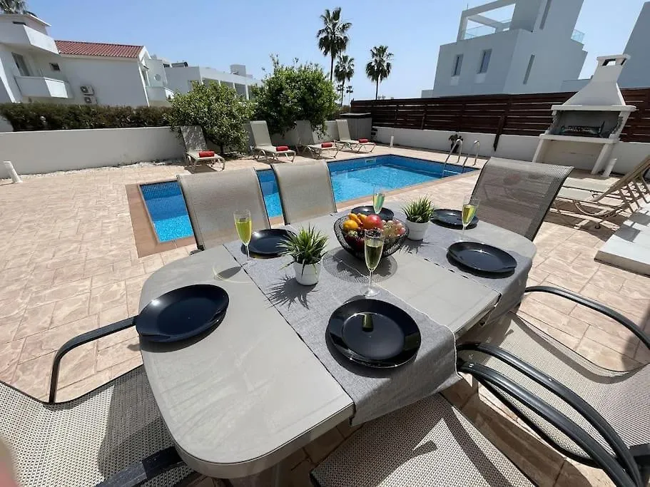 Nissini Famliy Villa Ayia Napa 0*,