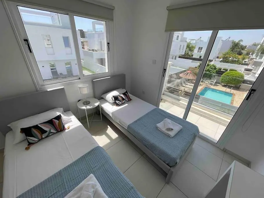 Nissini Famliy Villa Ayia Napa 0*,